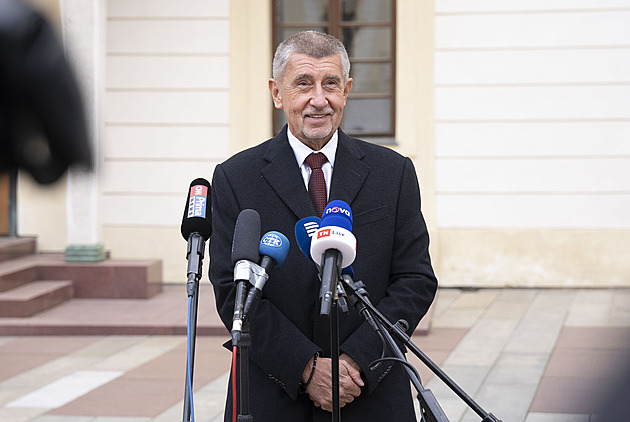 Vše funguje podle plánu, řekl Babiš na Hradě. Nechce rozpočtové provizorium