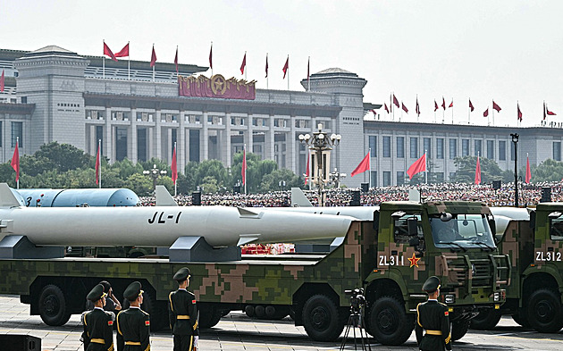 Trumpovy obavy z Číny jsou oprávněné, věřím ale v jaderné odzbrojení, říká Bříza