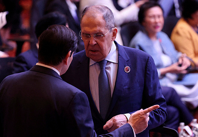 Jsem připraven setkat se s Rubiem, řekl Lavrov. Kreml tvrdí, že v nemilost neupadl