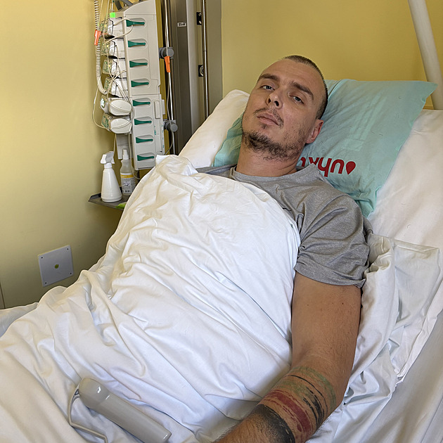 Táta ročního syna bojuje s leukémií. Jeho družku dojalo, kolik lidí mu chce pomoct