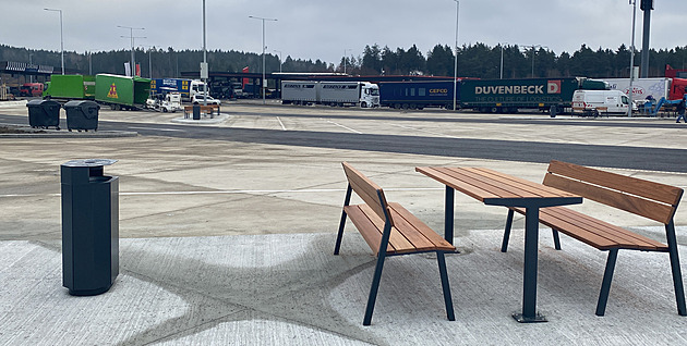 U Rozvadova otevřeli největší dálniční parkoviště, ocení ho zejména kamioňáci