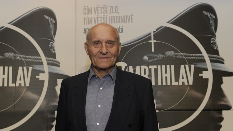 Zemřel účastník Pražského povstání Šneberg. Bojoval s nacisty, poté létal jako stíhací pilot