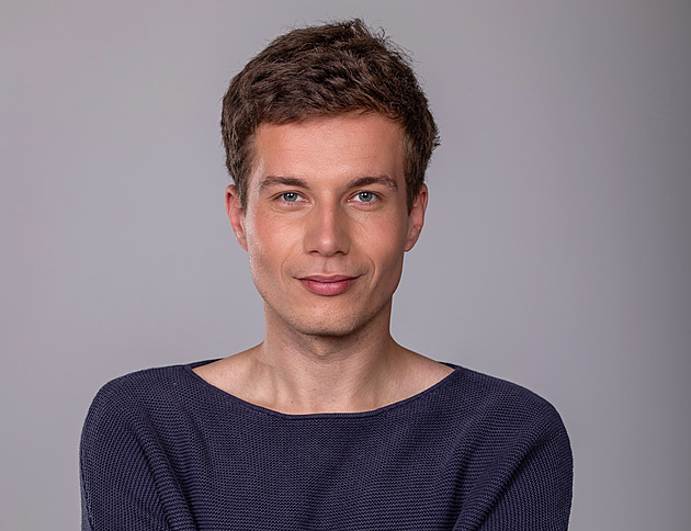 Daniel Krejčík si zlomil ruku. V márnici jich máme habaděj, vzkázal mu táta