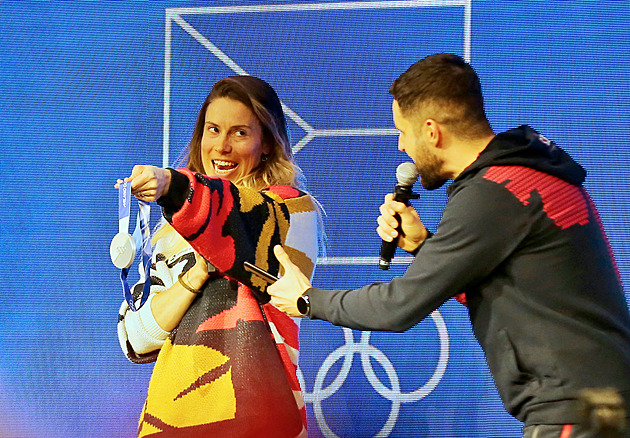 Evka, Evka! Adamczyková slavila s fanoušky na festivalu „nejzlatější stříbro“