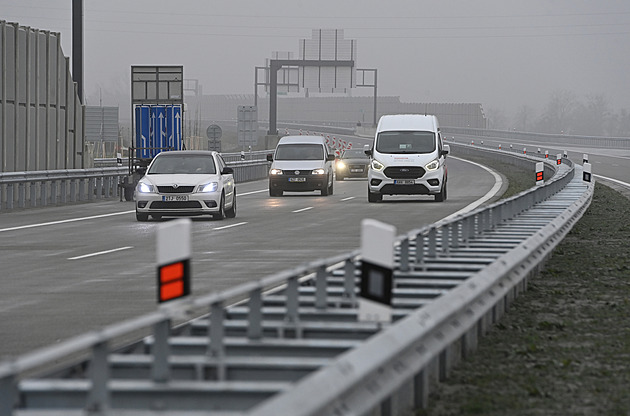 Když fouká, obtěžuje nás hluk. Lidé kritizují nový úsek D1, ŘSD provede měření