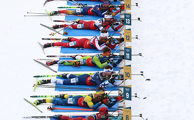 Biatlon na ZOH 2026 ONLINE: Krčmář začal čistou střelbou, Hornig už ztrácí