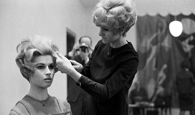 Trvalá, suchý šampon i Živé květy. Krása made in socialistické Československo