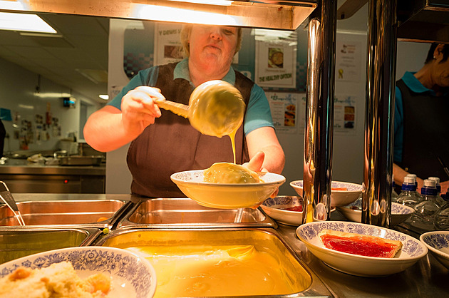 Kuchařka měla žloutenku, jídelnu škola v Brně zavřela. Personál je v karanténě