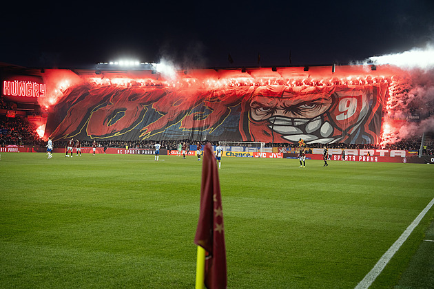 NEJ Z LIGY: Posměšky na Baník, neomylný Chorý i Godwinova bizarní červená