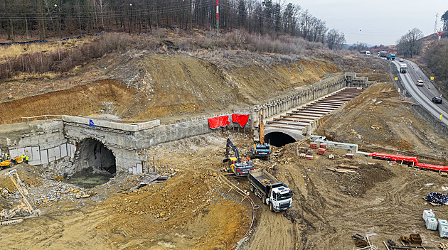 Dálniční tunel Homole nabírá kvůli složité geologii zpoždění. ŘSD řeší, jak ho objet