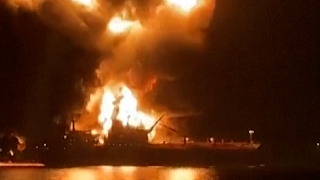 Íránské lodě zasáhly v iráckých vodách dva tankery. Jeden člen posádky zemřel