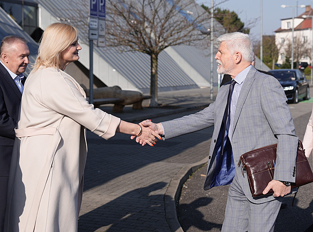 Pavel zahájil návštěvu Středočeského kraje, prohlédne si FIFA Arénu i Škoda Muzeum