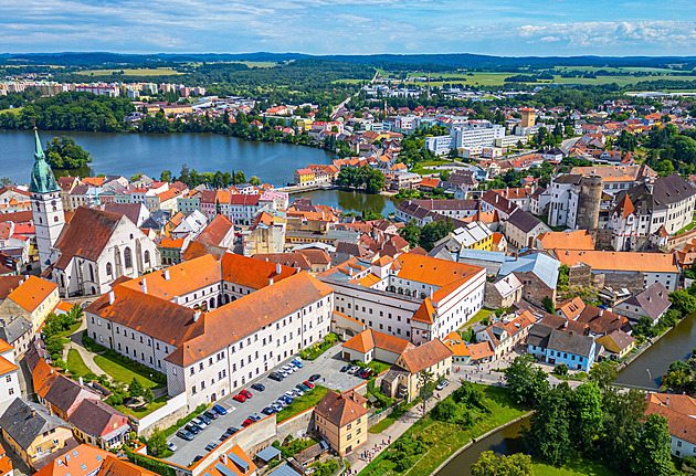 Malebné město, které si zamilovali i slavní. Jindřichův Hradec skrývá unikát