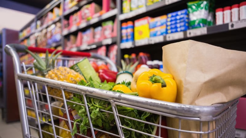 Jednoduché triky, jak rychle poznat kvalitu potravin. Ušetřete zdraví i peníze