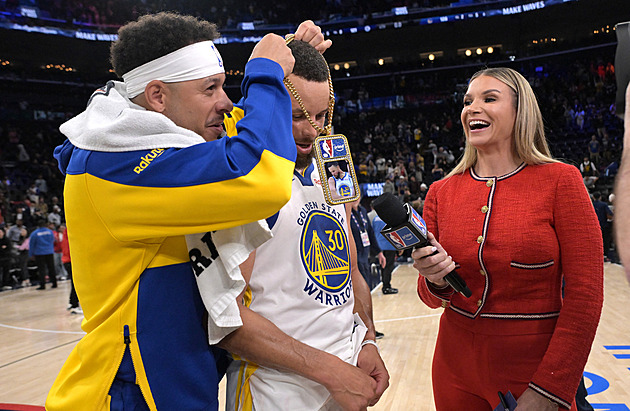 Curry řídil další velký zvrat. Philadelphia je v play off, vystřílela si sérii s Bostonem