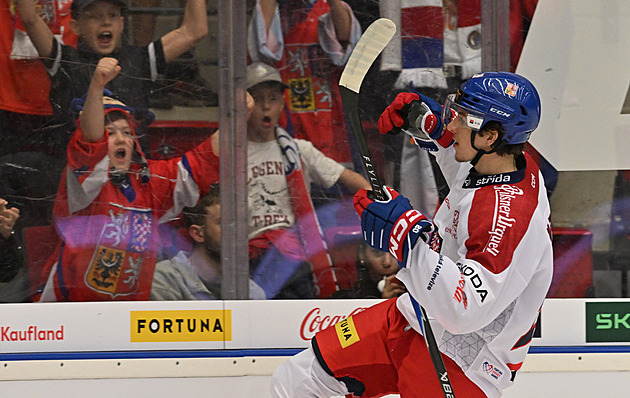 ONLINE: Česko - Německo 2:0. Rulíkův tým navyšuje vedení, trefil se Voženílek
