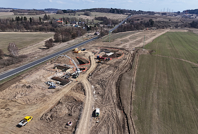 U Žalmanova roste D6, kvůli tvrdému podloží používají velká pikovací kladiva