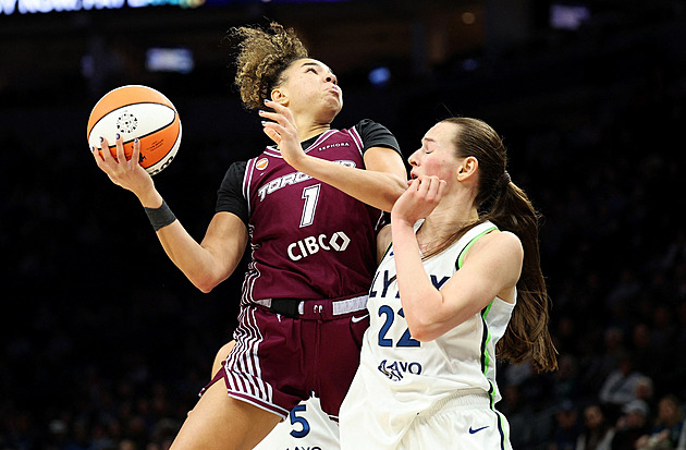 Čechová se uvedla v přípravě WNBA šestnácti body, Hamzová jich dala sedm