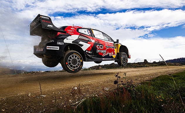 Portugalskou rallye vede po druhé etapě Ogier, Solberg chyboval a ztratil