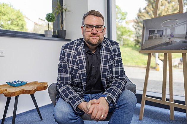 Ceny bytů nesrazí ani rychlejší povolování. Kapacity stavařů nestačí, líčí realitní expert
