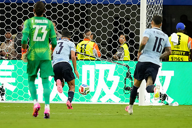 ONLINE: Uruguay - Kapverdy 2:2, ohromná chyba Muslery, outsider srovnává skóre