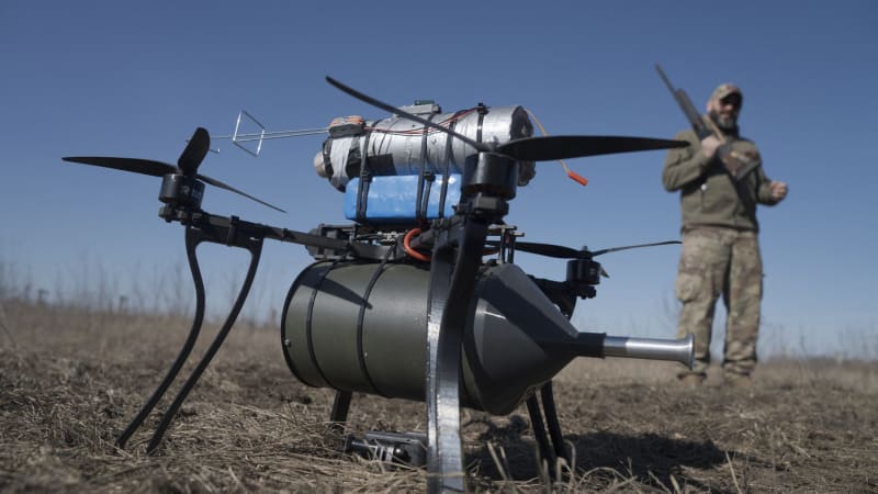 Velký problém pro ruskou obranu: Ukrajina zvýšila dolet dronů díky starému triku