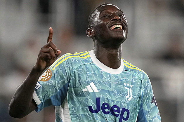Fotbalové přestupy ONLINE: Kolo Muani do Juventusu, Pochettino zůstává u týmu USA