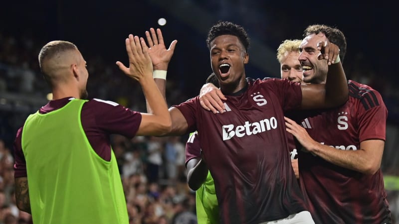Neuznané góly, pak skvělý obrat. Sparta poprvé porazila Lyon a živí naděje na Ligu mistrů