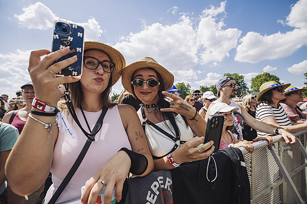 OBRAZEM: Metalová nálož, celé Brno na Landovi. Festival Hrady CZ rozproudil Veveří