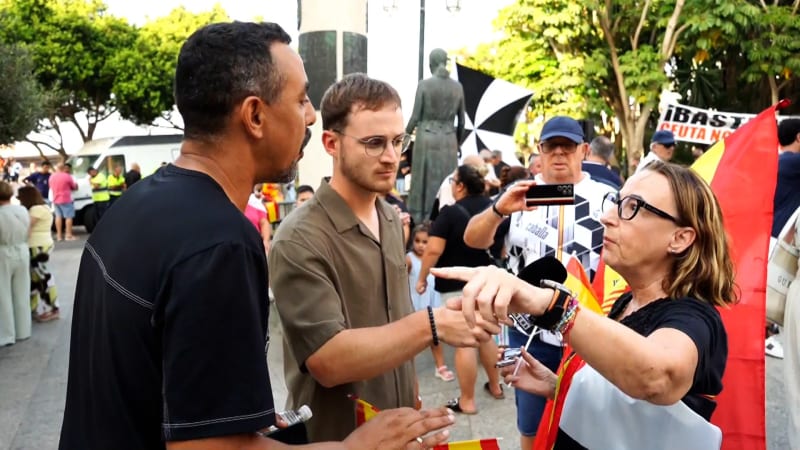 Dusno v Ceutě: Tohle je naše půda, tvrdil migrant a před kamerou Primy se hádal s místní ženou