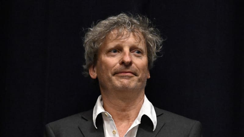 David Prachař se oženil. Fotografie z utajené svatby s herečkou Haváčovou sdílel kamarád
