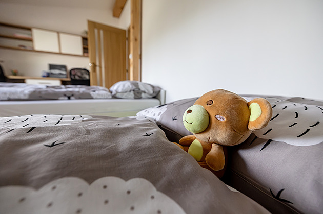 Když rodina nemůže, postarají se „tety“. Děti najdou pomoc v Paprsku