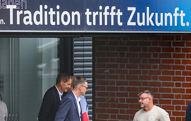 Vedení Volkswagenu navrhne uzavření čtyř továren v Německu, uvedl web