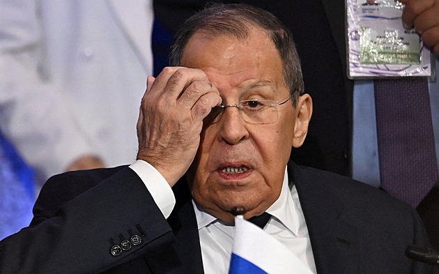 Zavřeme Goetheho instituty, to je konec německé přítomnosti v Rusku, řekl Lavrov