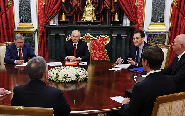 Putin tři hodiny jednal s americkou delegací. Kyjevem navržené příměří odmítl