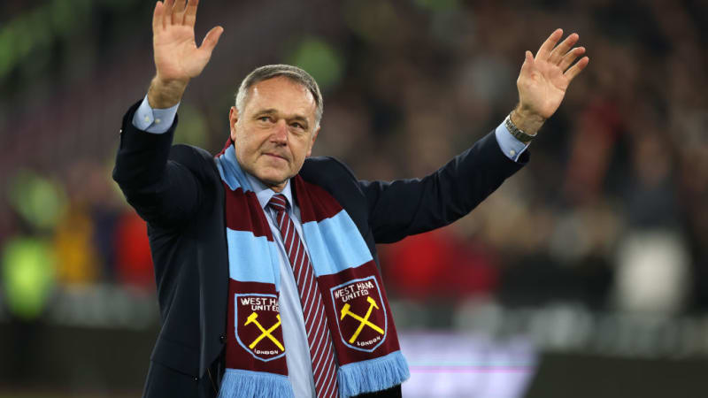 Mikloškova smrt zasáhla i Anglii: West Ham zahalil logo do černé. Láme to srdce, truchlí syn