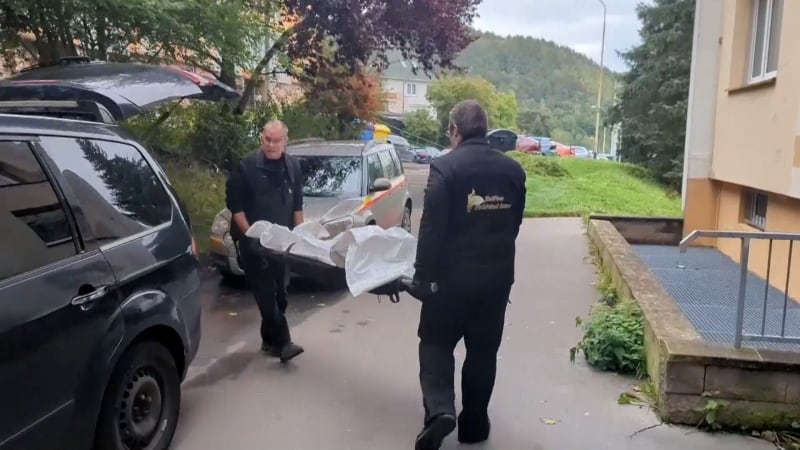 Detaily neštěstí v Děčíně: Senior měl zavraždit ženu holýma rukama. Sousedé promluvili
