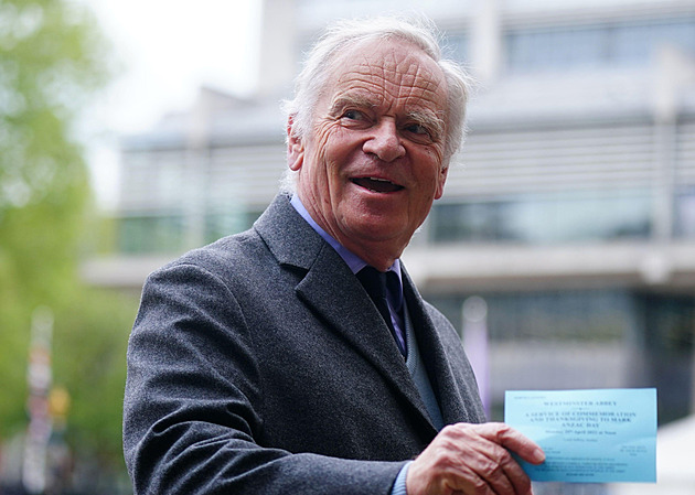Jen den před vydáním nové knihy. Zemřel autor bestsellerů a politik Jeffrey Archer