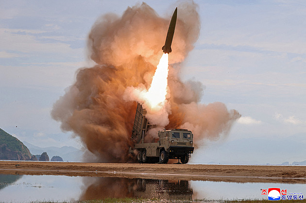 KLDR vypálila rakety směrem k Japonskému moři. Soul mluví o demonstraci síly