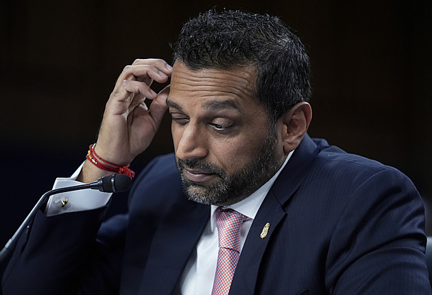 Šéf FBI Patel je v Moskvě, tvrdili v Rusku. Američané to následně popřeli