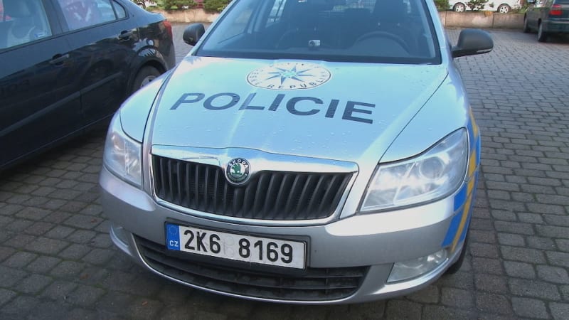 Vážná nehoda na D8 u Mělníka: Řidič skončil v nemocnici, dálnice byla uzavřená